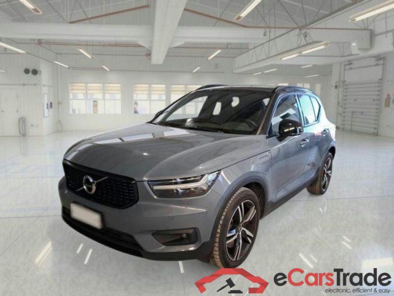 VOLVO XC40 / 2017 / 5P / SUV T5 PLUG-IN HYBRID AUTO RECHARGE R-DESIGN #1