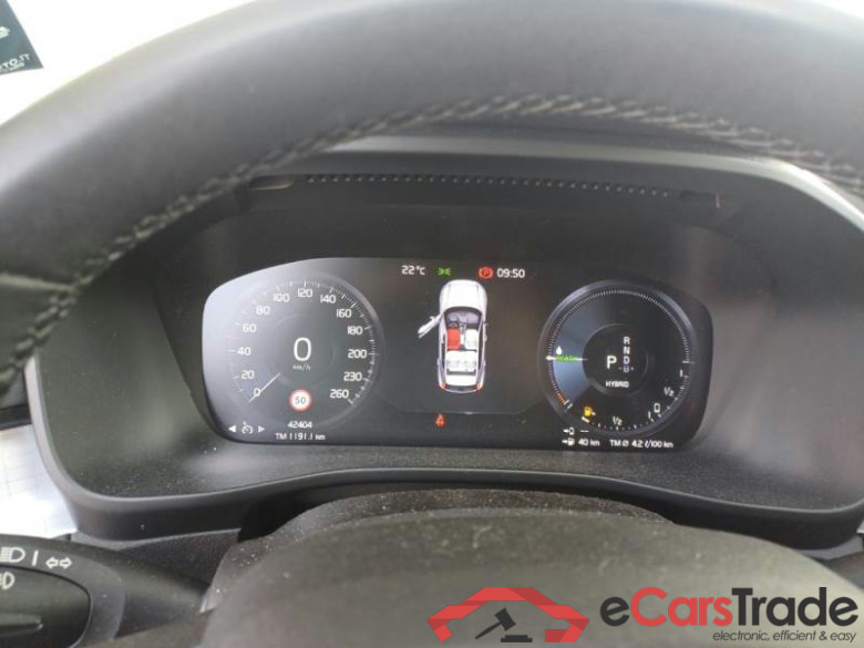 VOLVO XC40 / 2021 / 5P / SUV T4 RECHARGE PLUG-IN AUTO CORE #4