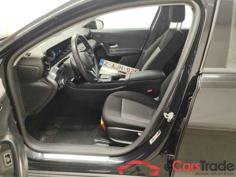 Mercedes-Benz A-Klasse Limousine A 180d DCT Business Solution 4d #3