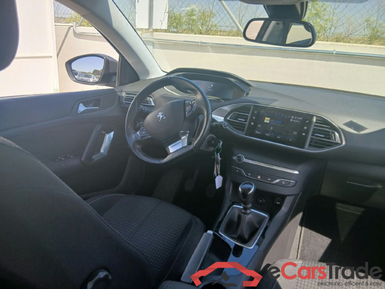 PEUGEOT 308 / 2017 / 5P / familiar SW Active Pack PureTech 110 S&S #3