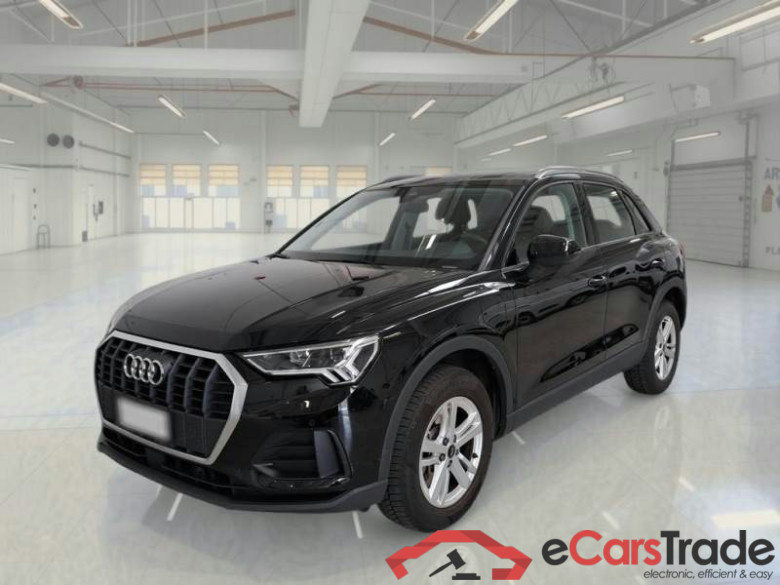 AUDI Q3 / 2018 / 5P / SUV 45 TFSI E S TRONIC BUSINESS #1
