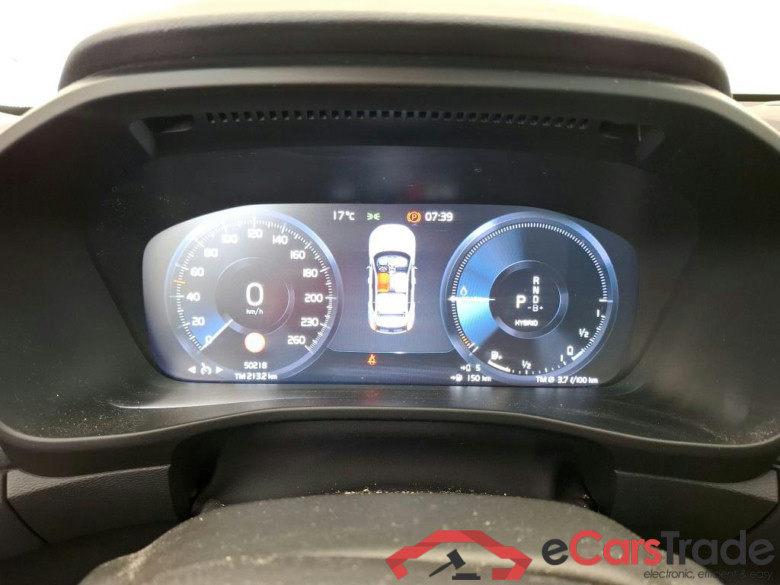 VOLVO XC40 / 2022 / 5P / SUV Recharge T4 211 DCT7 Start #6