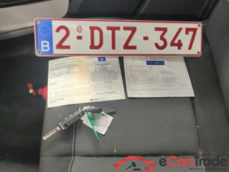 Citroën C3 1.5 BlueHDi 100 S&S MAN Shine 5d #4
