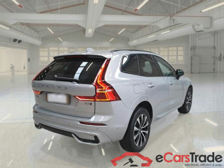 VOLVO XC60 / 2021 / 5P / SUV B4 D AWD AUTOMATICO PLUS DARK #2