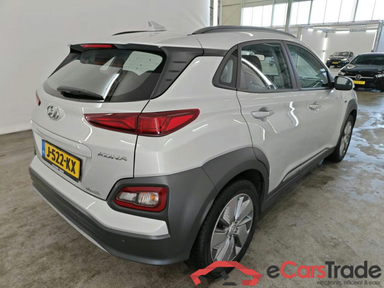 Hyundai KONA Comfort Smart Electric 64 kWh 5d #2