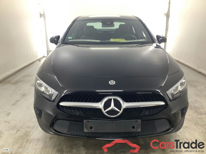 MERCEDES-BENZ A-CLASS LIMOUSINE 1.3 A 250 E LUXURY LINE DCT #2