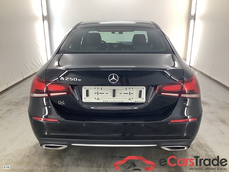 MERCEDES-BENZ A-CLASS LIMOUSINE 1.3 A 250 E LUXURY LINE DCT #5