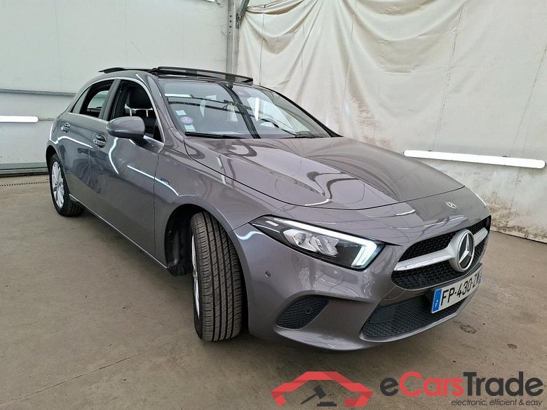 MERCEDES-BENZ Classe A Compact / 2018 / 5P / Berline A 250 e Progressive Line 8G-DCT #4