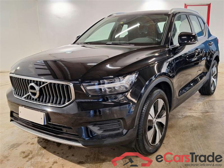 VOLVO XC40 / 2017 / 5P / SUV T4 PLUG-IN HYBRID AUTO RECH INSCRIP EXPR #1