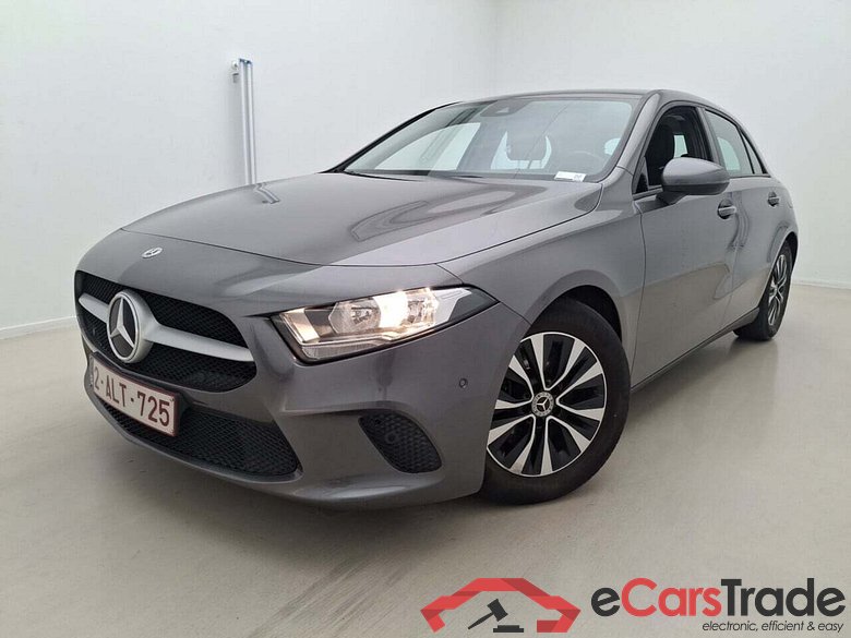 MERCEDES-BENZ A-KLASSE 2.0 180 D STYLE 8G-DCT