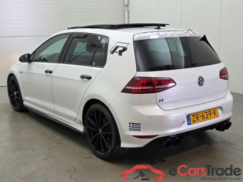 VOLKSWAGEN GOLF 1.4 TSI ACT Connected Series #3