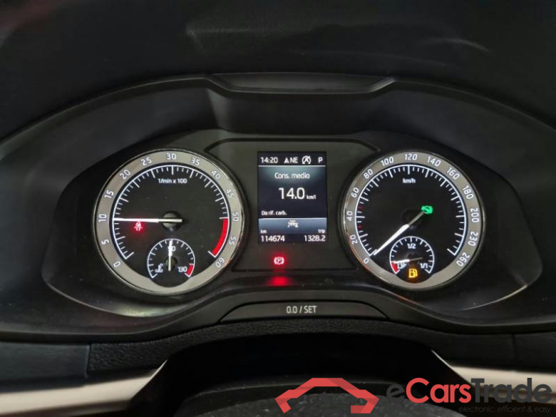 SKODA KAROQ / 2017 / 5P / SUV 2.0 TDI 85KW EVO SCR EXECUTIVE DSG #4