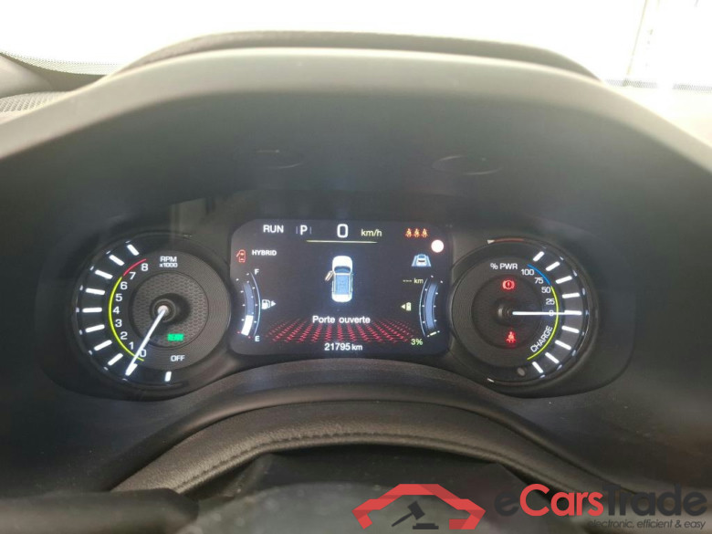 JEEP Renegade / 2018 / 5P / SUV 1.3 TURBO T4 190PS 4XE LIMITED OPERATION STOCK #6