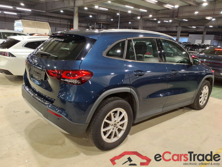 Mercedes GLA 180d Aut. LED Widescreen Navi 1/2 Leather KeylessGo Camera Klima PDC ... #3