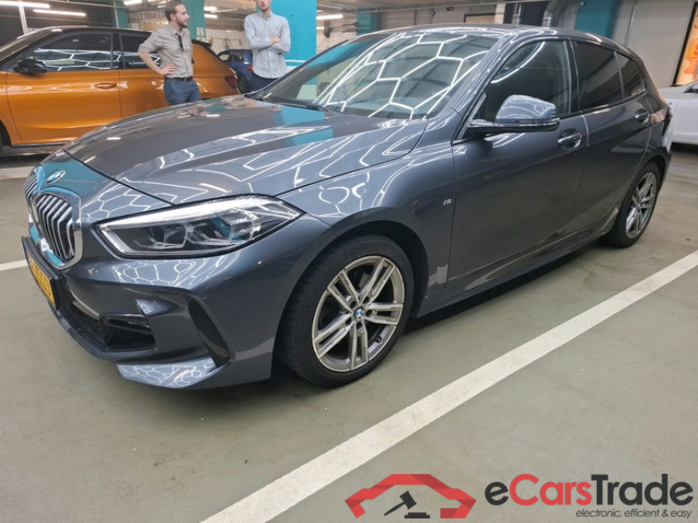BMW 118i M-Sport Aut. LED Navi Sport-Leather KeylessGo Klima PDC ...