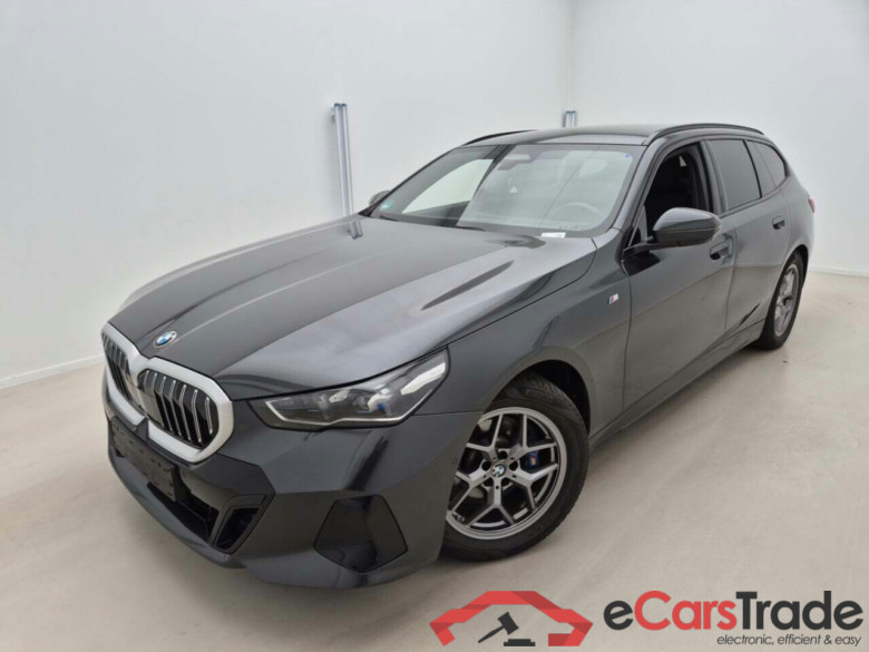 BMW 5-SERIE TOURING 520D X-DRIVE M-SPORT #1