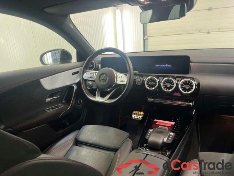 MERCEDES-BENZ CLA-klasse Shooting Brake 200 Bns Sol. AMG #3