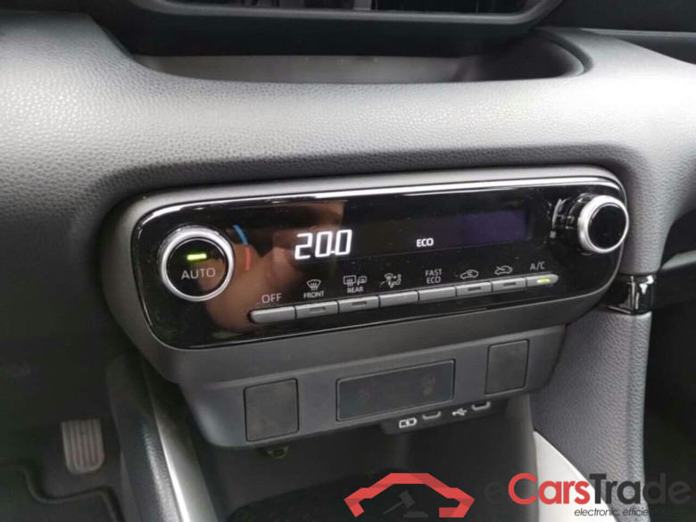 TOYOTA YARIS 1.5 Hybrid 115 Comfort #6