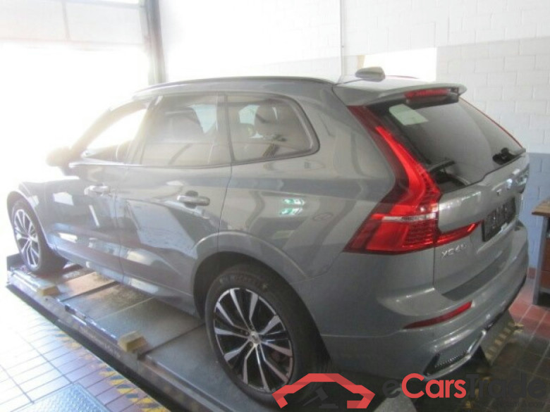 Volvo XC60 (03.2017->) DE - SUV5 B5 (Benzin) AWD EU6d, Plus Dark Mild-Hybrid, (Facelift) 2022 - 2024 #4