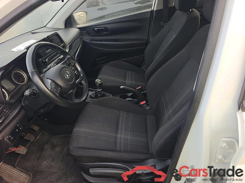 HYUNDAI i20 / 2020 / 5P / berlina con portón 1.0 TGDI 74kW (100CV) 48V Essence #6