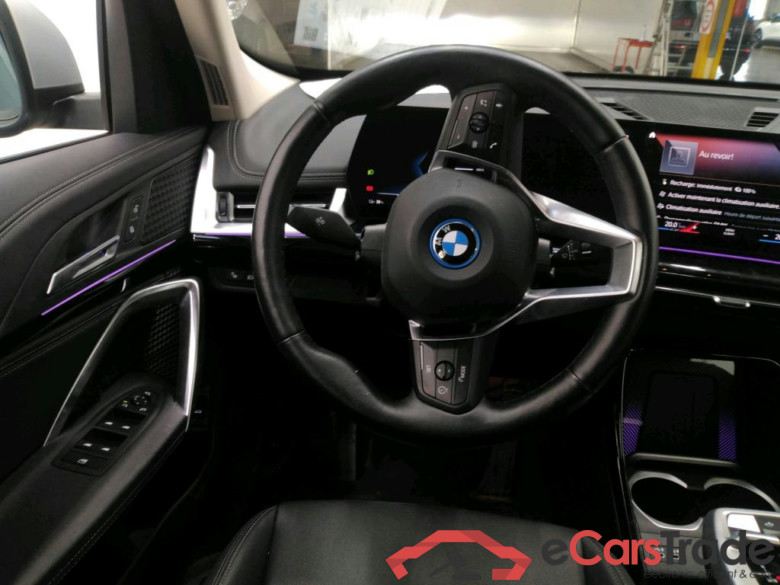 Série iX1 30 xDrive xLine 64kWh BVA #6
