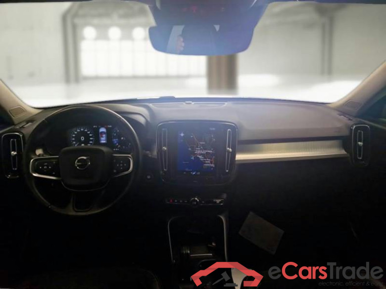 VOLVO XC40 / 2017 / 5P / SUV T3 GEATRONIC BUSINESS PLUS #3