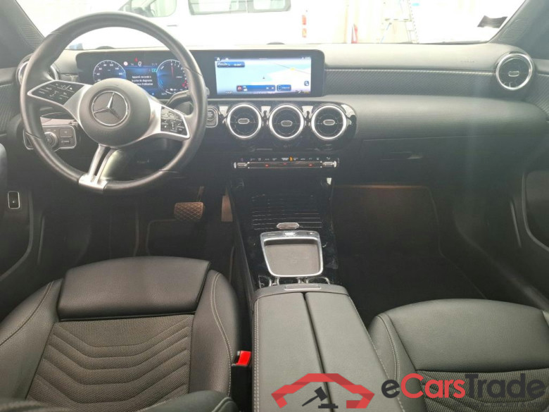 MERCEDES-BENZ Classe A Compact / 2022 / 5P / Berline A 250 e Business Line 7G-DCT #6