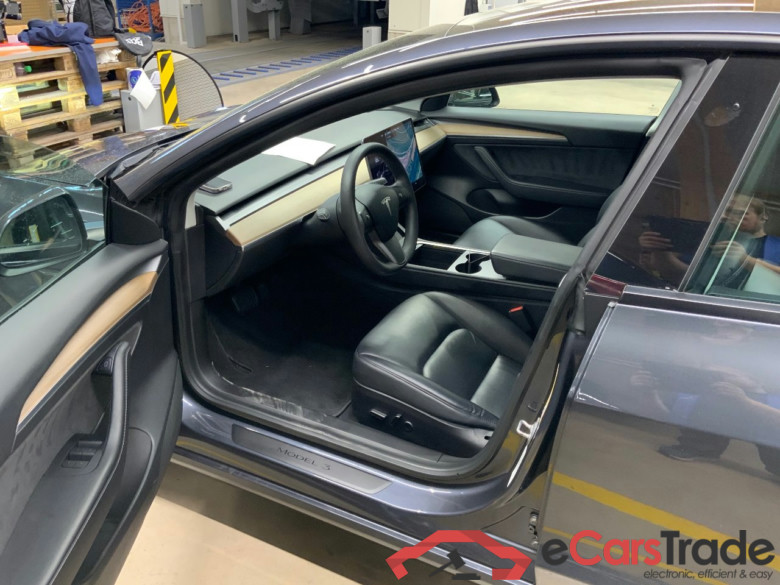 TESLA Model 3 Langstreckenbatt. Allradantrieb Dual Motor 4d 366kW #4