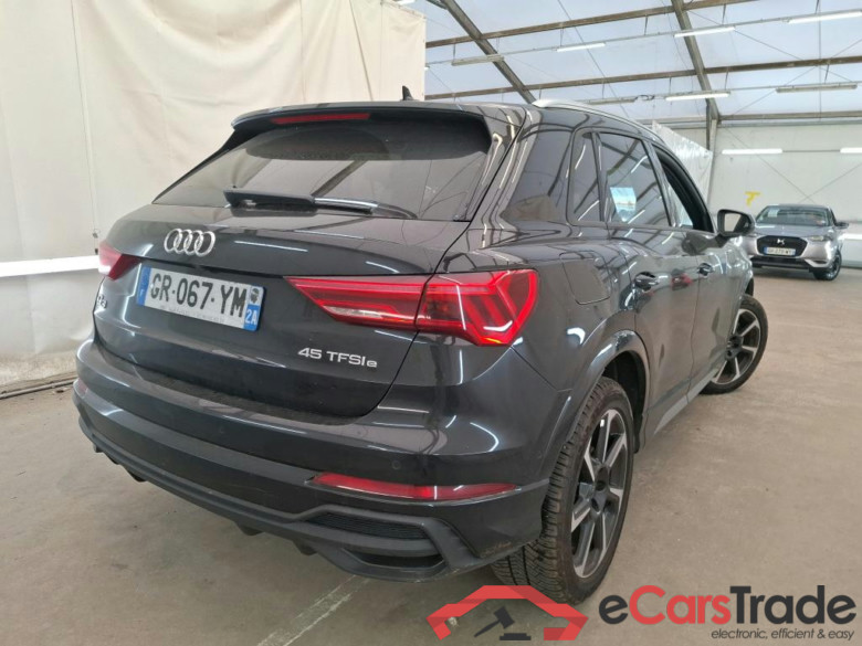 AUDI Q3 / 2018 / 5P / SUV 45 TFSI E 245 S TRONIC S LINE #3