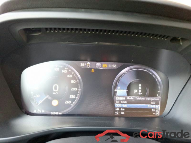 VOLVO XC40 / 2021 / 5P / SUV T5 RECHARGE PLUG-IN AUTO CORE #4