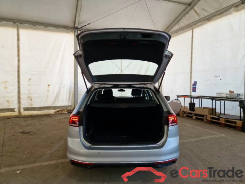 VOLKSWAGEN PASSAT / 2019 / 5P / STATION WAGON VAR. 2.0TDI SCR EVO 110KW BUSIN. BMT DSG #5