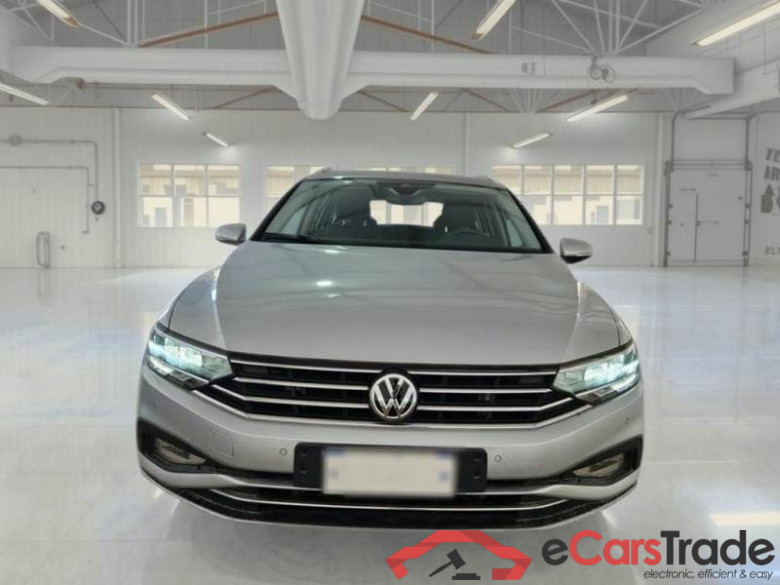 VOLKSWAGEN PASSAT / 2019 / 5P / STATION WAGON VAR. 2.0TDI SCR EVO 110KW BUSIN. BMT DSG #6