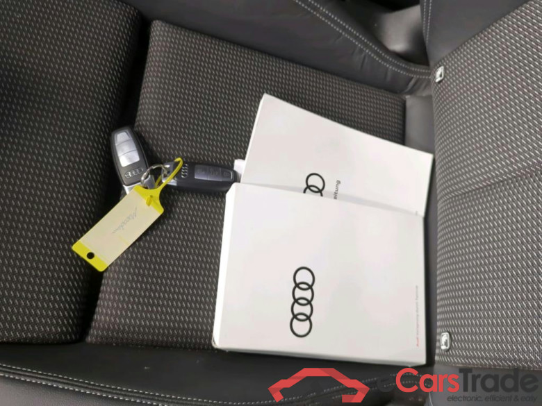 Q4 e-tron 35 e-tron #3