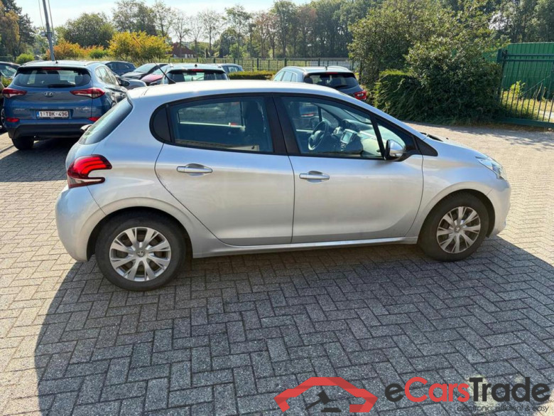 PEUGEOT 208 1.2i PureTech Active #2