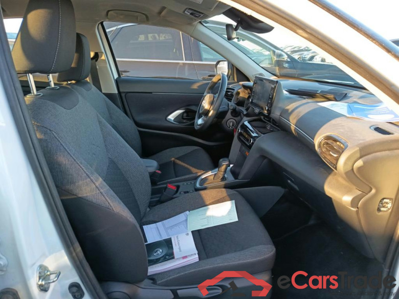 TOYOTA Yaris Cross / 2021 / 5P / todoterreno 1.5 120H Business Plus #6