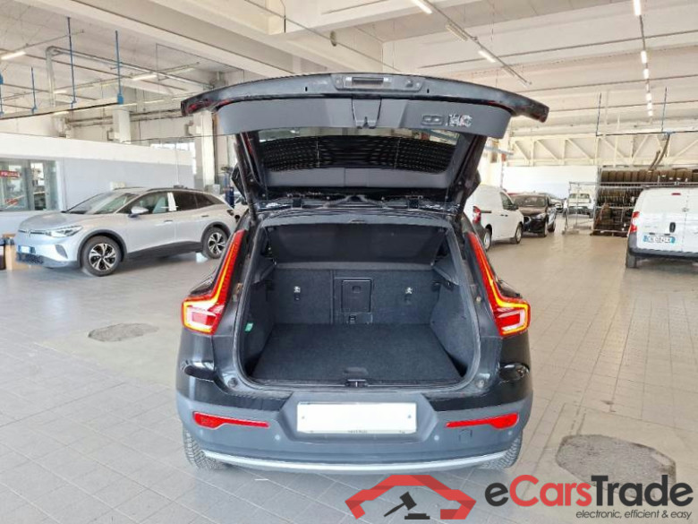 VOLVO XC40 / 2017 / 5P / SUV T3 AUTOMATICO MOMENTUM PRO #5