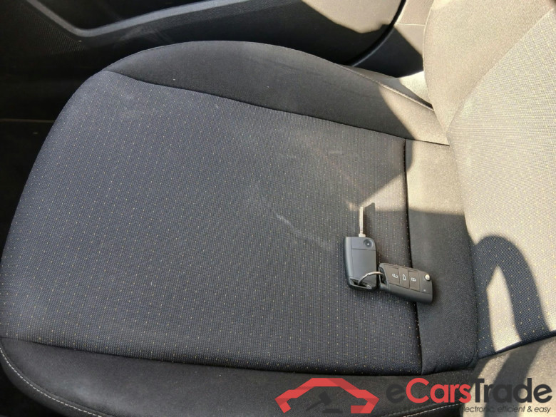SEAT Ibiza / 2017 / 5P / berlina con portón 1.0 TSI 81kW (110CV) Style Plus (AC2) #5