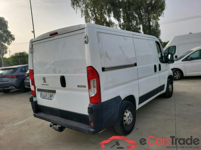 PEUGEOT Boxer / 2014 / 4P / furgón Pack 330 L1 H1 BHDI 88kW(120CV) S&S 6 V. #2
