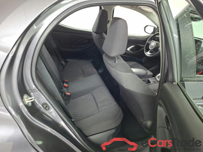 TOYOTA Yaris 1.5 Hyb. Active #6