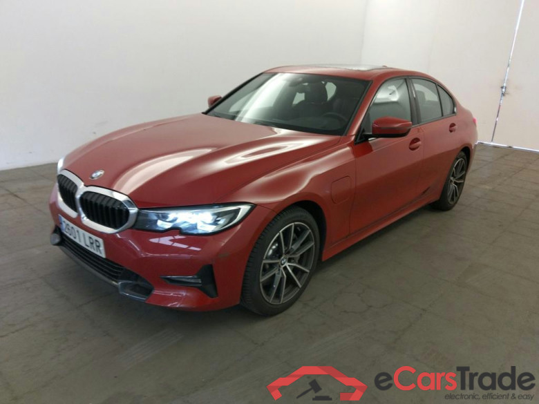 BMW Serie 3 / 2018 / 4P / sedán 330e #1