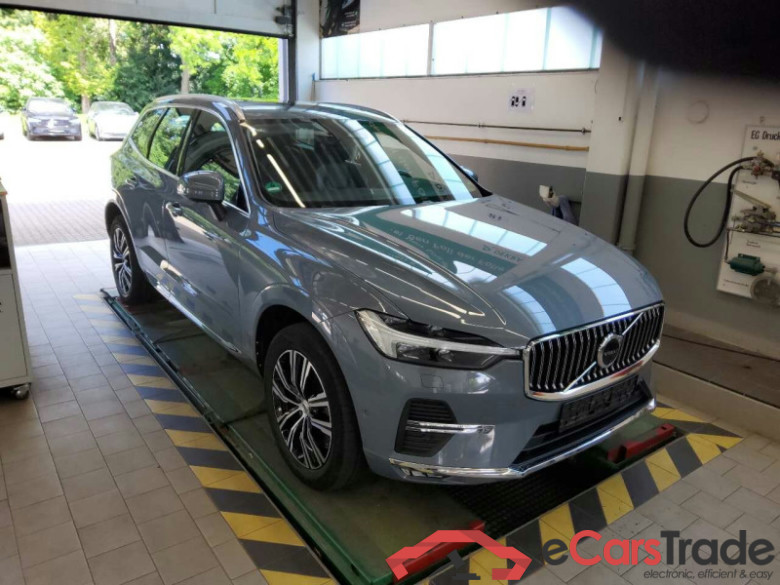 Volvo XC60 (03.2017->) DE - SUV5 B5 (Benzin) 2WD EU6d, Inscription Mild-Hybrid, (Facelift) 2021 - 2022 #2