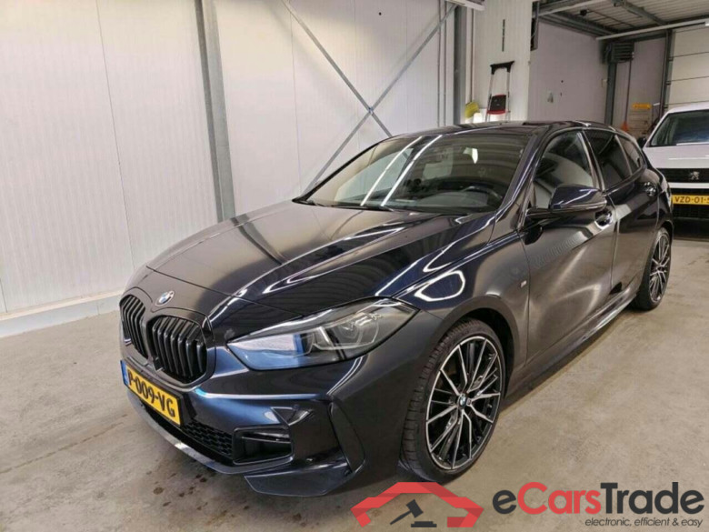 BMW 1-serie 118i Executive #1