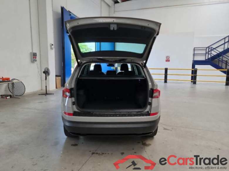 SKODA KODIAQ / 2016 / 5P / SUV 1.5 TSI ACT EXECUTIVE DSG #5