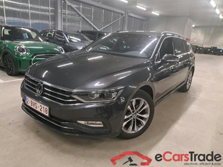 VOLKSWAGEN - VW  PASSAT VARIANT TDI 122PK DSG Style Business & Nav Discover Pro & Winter & Harman Kardon & Electric Towing Hook
