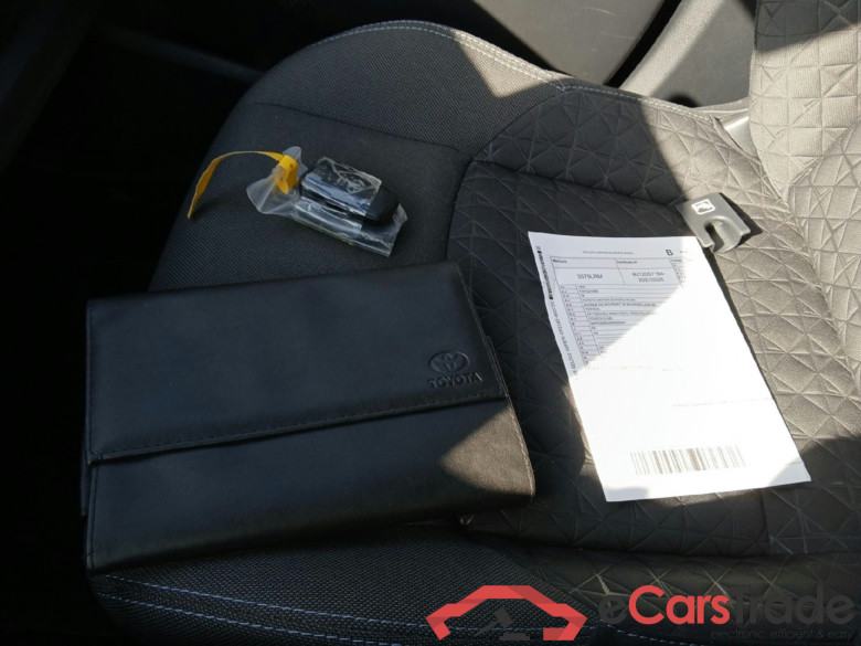 TOYOTA C-HR / 2019 / 5P / todoterreno 2.0 180H Advance #5