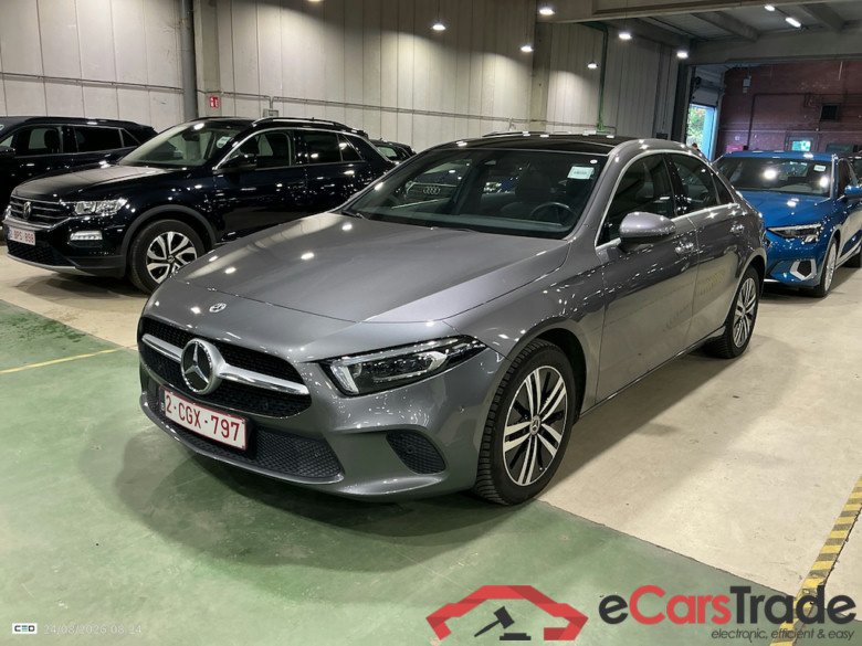 MERCEDES-BENZ A-CLASS LIMOUSINE 1.3 A 250 E BUSINESS SOLUTION DCT