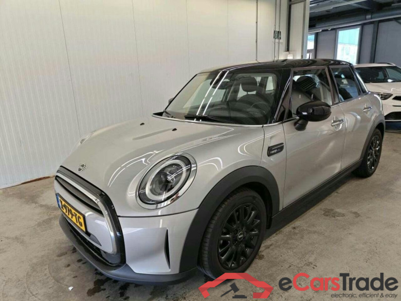 Mini 5-deurs 1.5 Cooper Camden #1