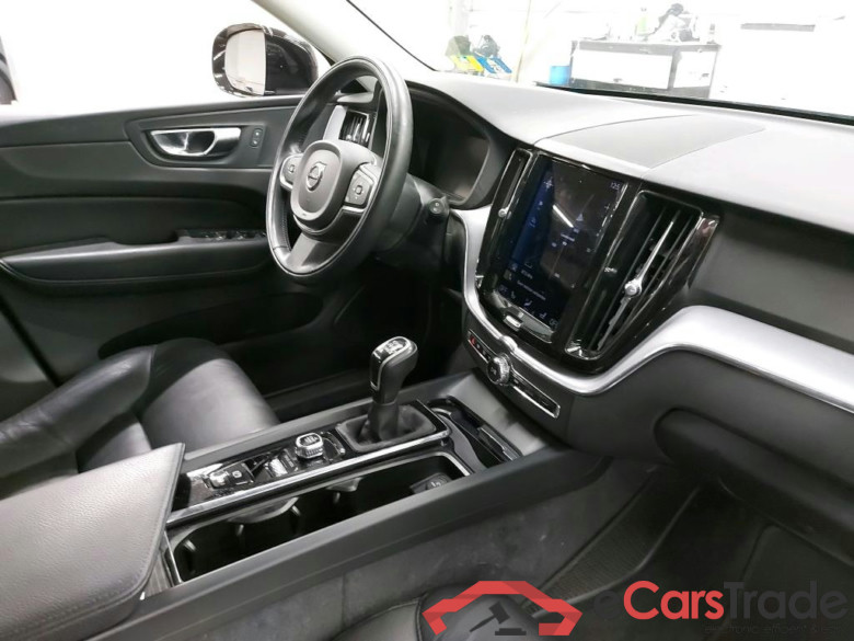 VOLVO - VOL XC60 D3 150PK Momentum Pro With Moritz Leather & Pack Business & Semi Auto Foldable Towing Hook #3