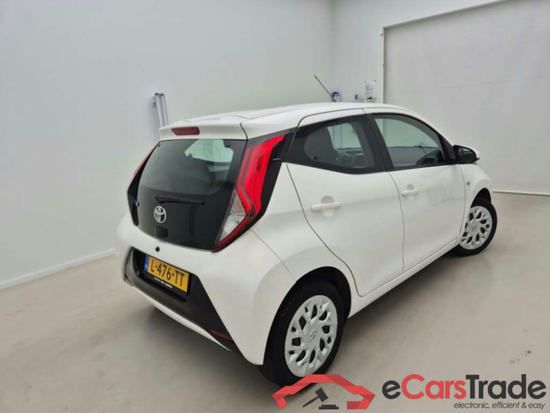 TOYOTA Aygo 1.0 VVT-i x-play #2