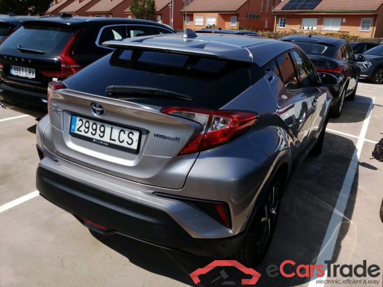 TOYOTA C-HR / 2016 / 5P / todoterreno 1.8 125H Advance (CX) #2